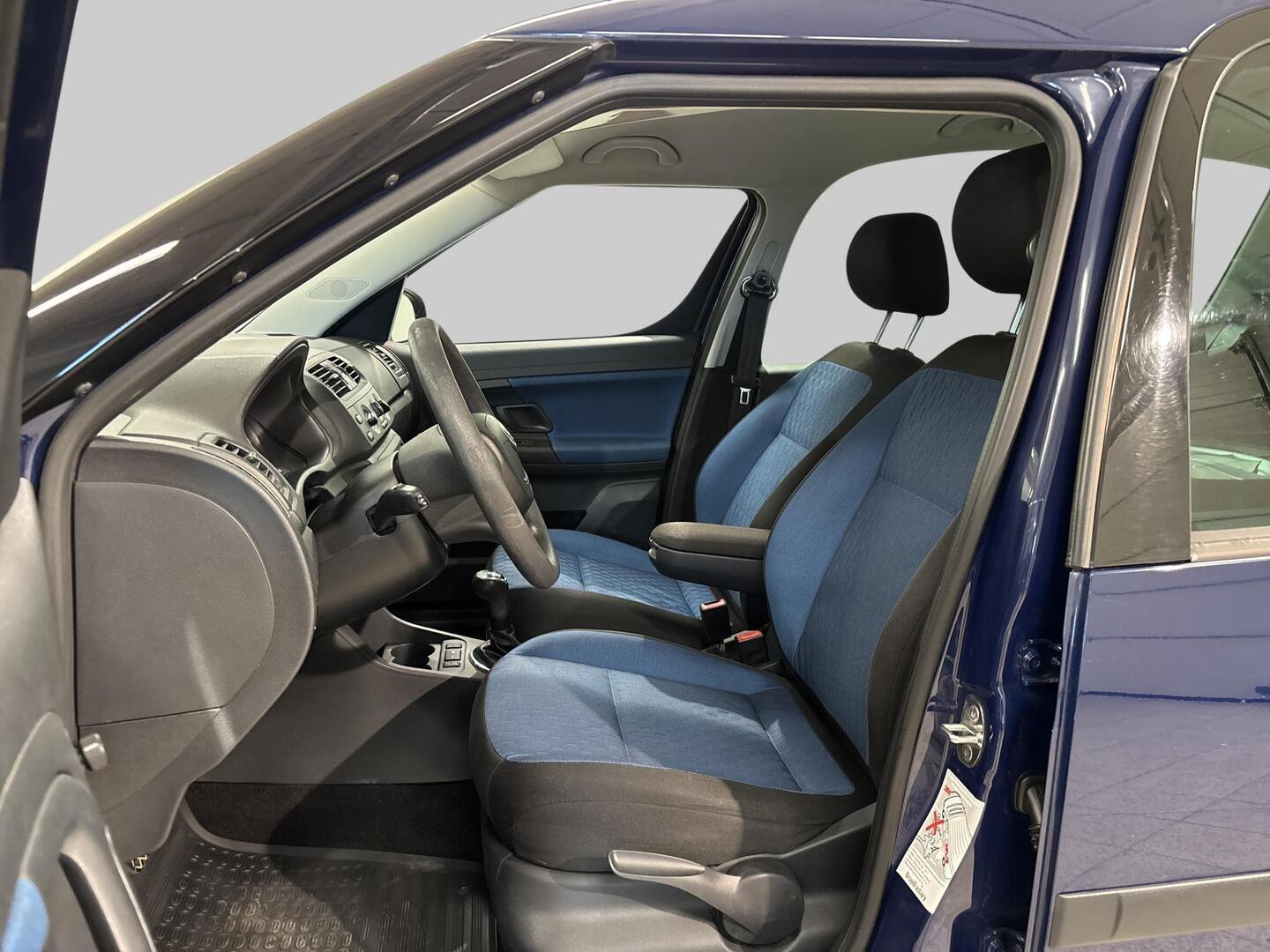 SKODA Roomster 2011