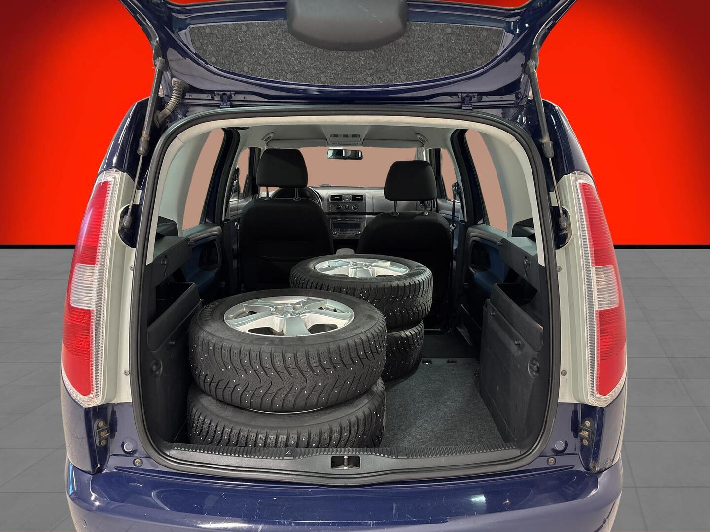 SKODA Roomster 2011