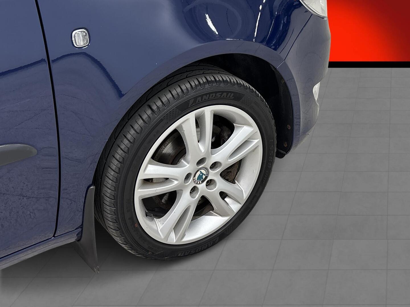 SKODA Roomster 2011
