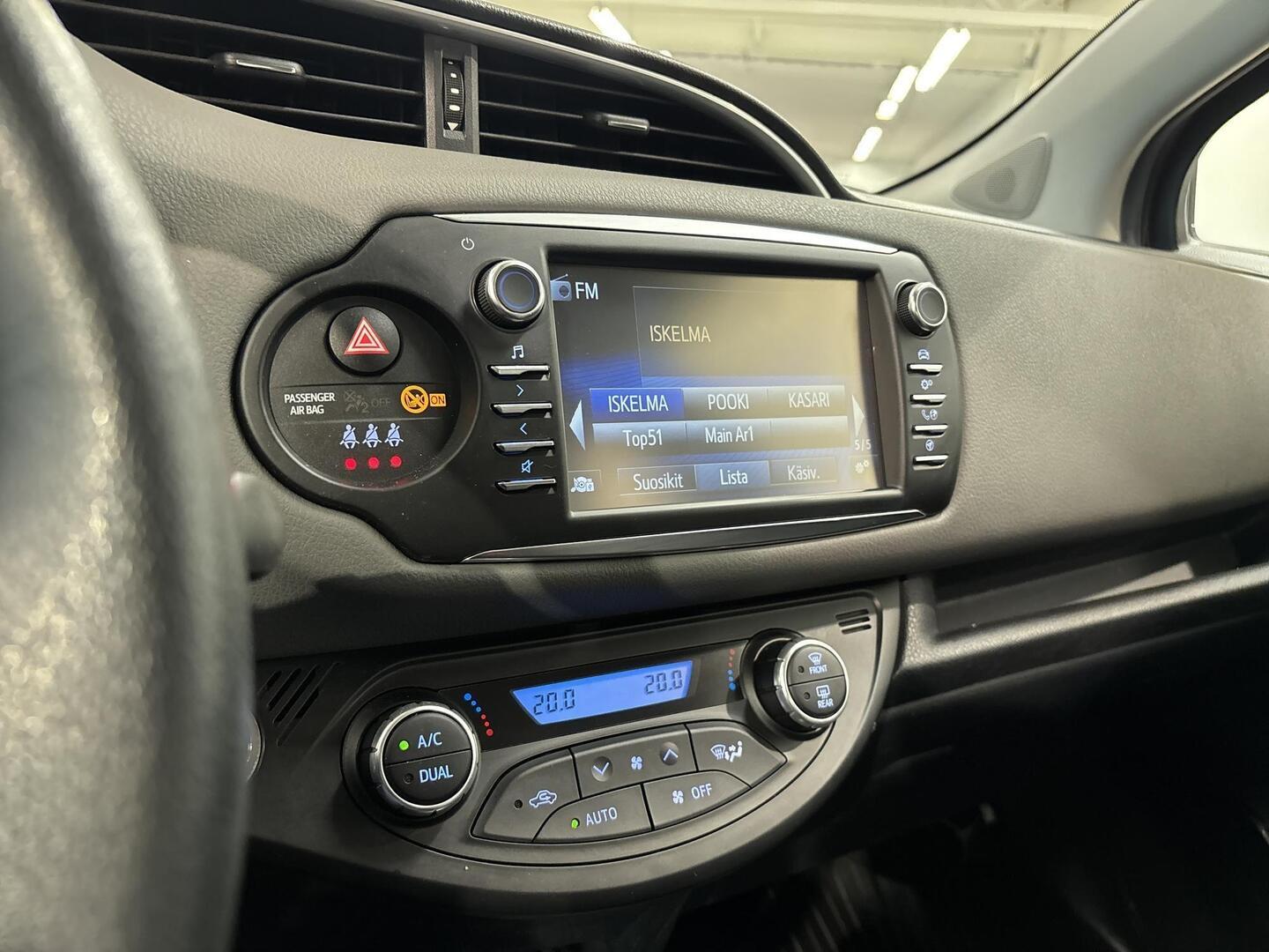 TOYOTA Yaris 2018