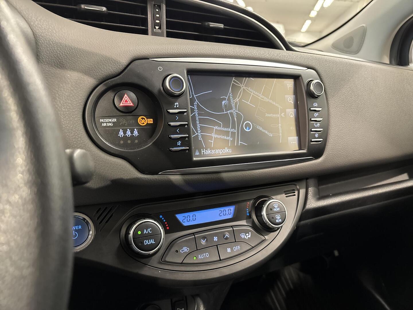 TOYOTA Yaris 2018