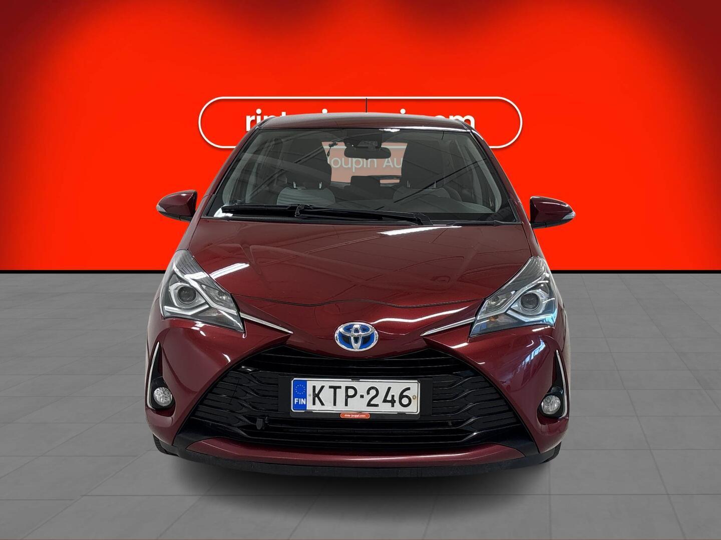 TOYOTA Yaris 2018
