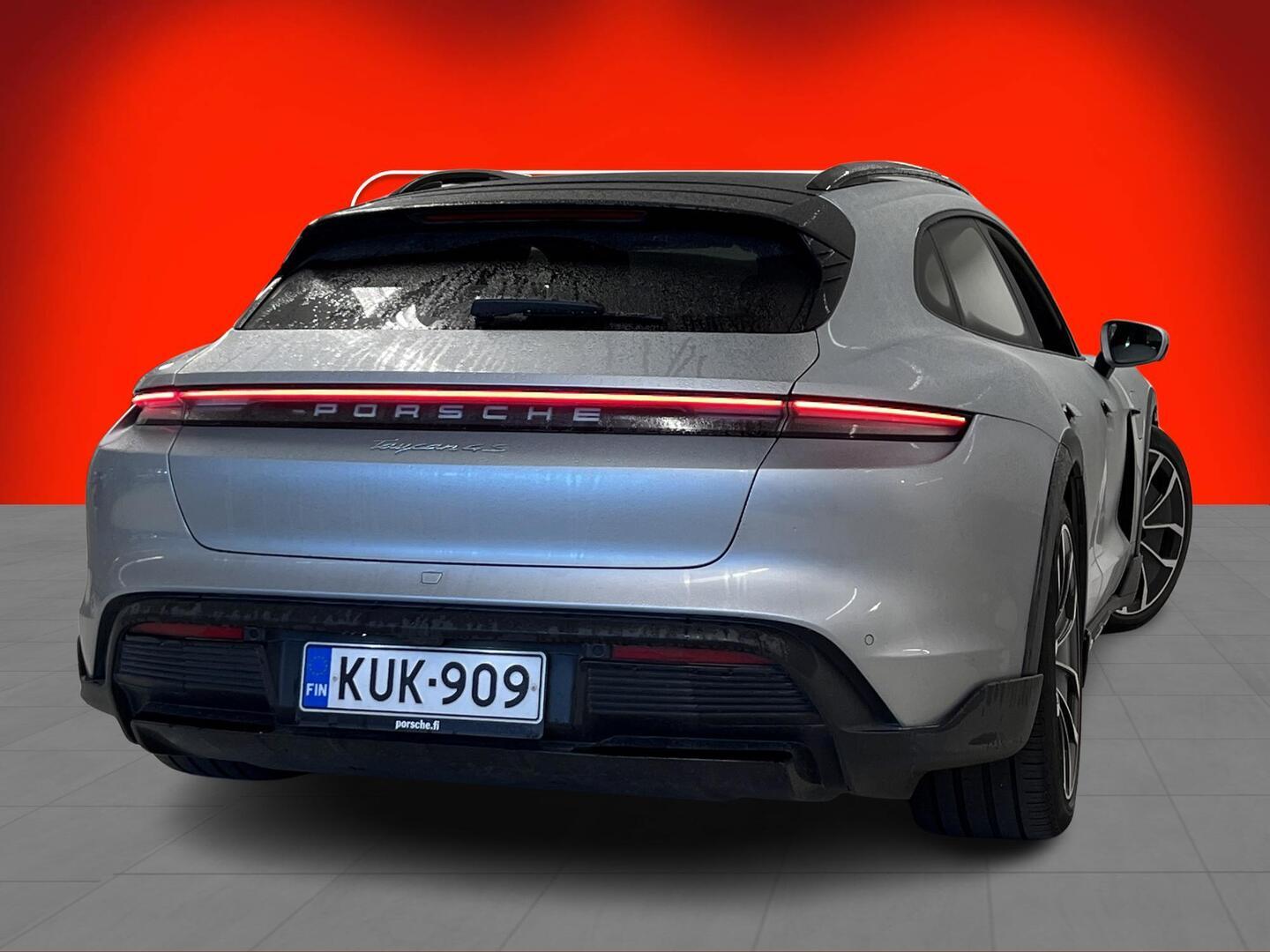 PORSCHE Taycan 2021