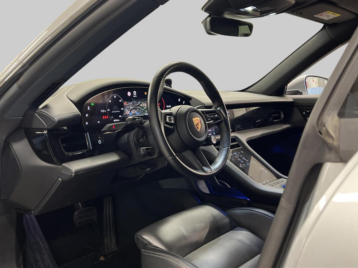 PORSCHE Taycan 2021