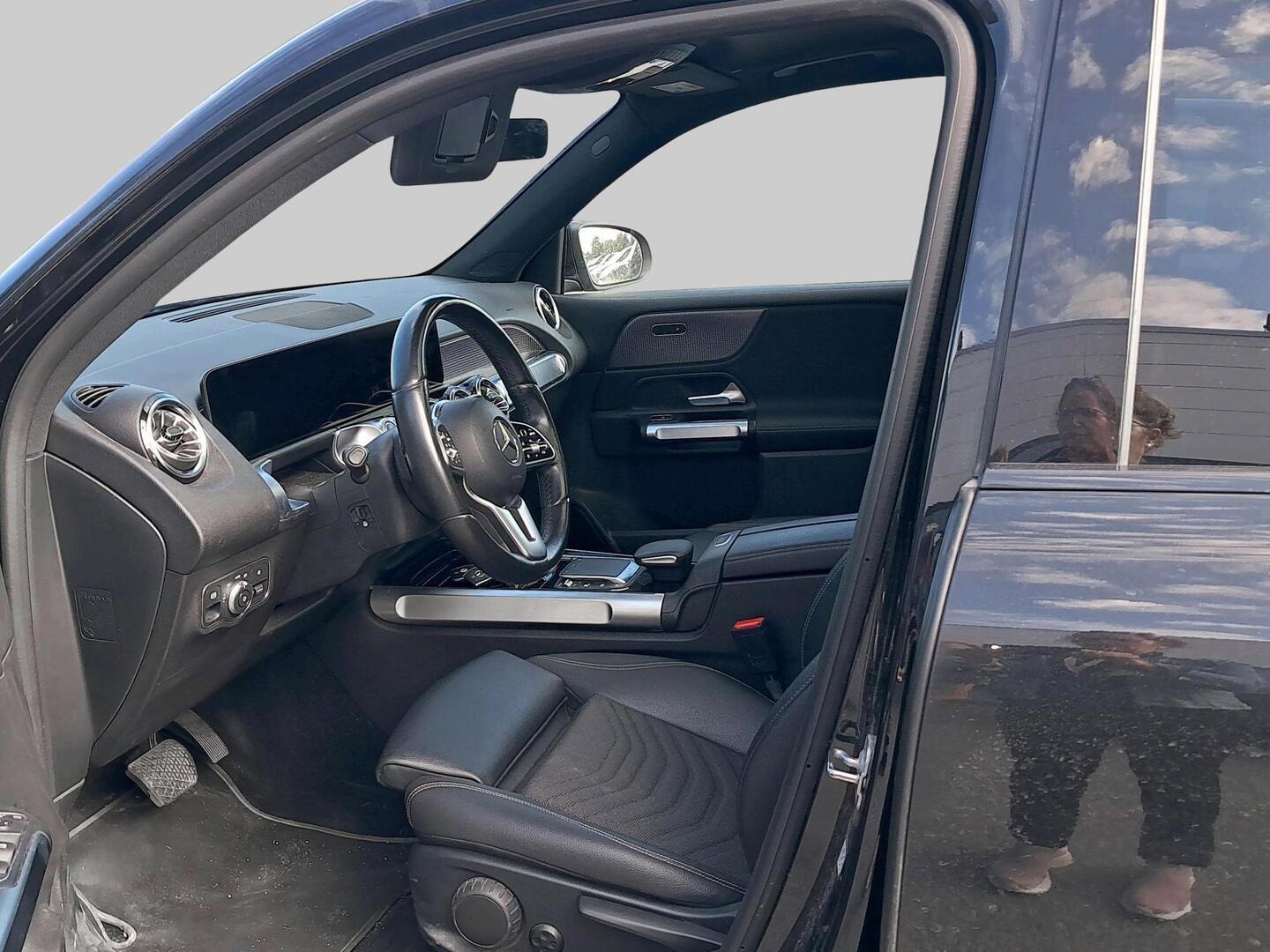 MERCEDES-BENZ EQB 2024