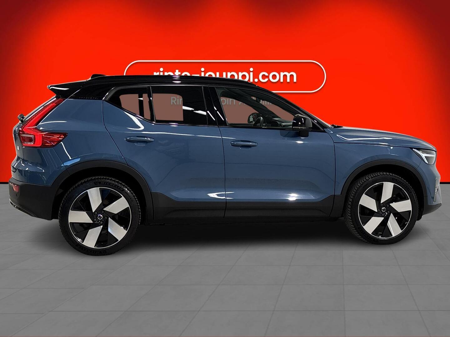 VOLVO XC40 2023