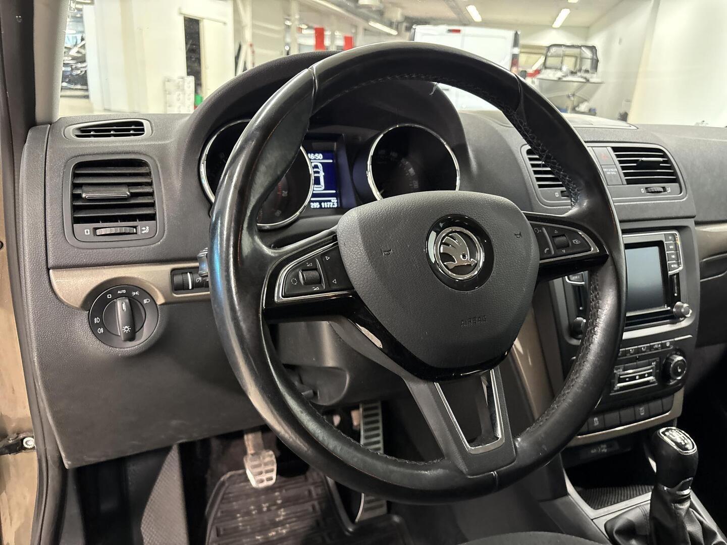 SKODA Yeti 2016