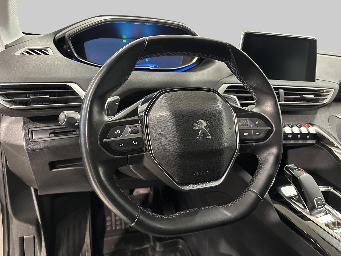 PEUGEOT 5008 2018