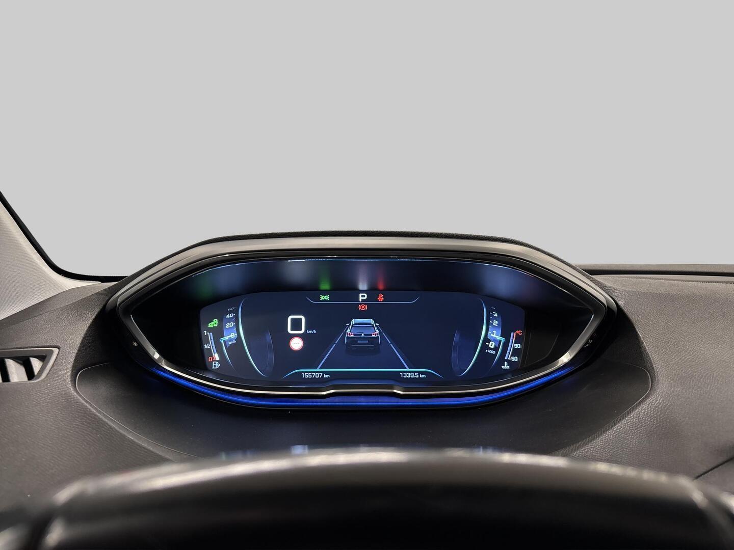 PEUGEOT 5008 2018