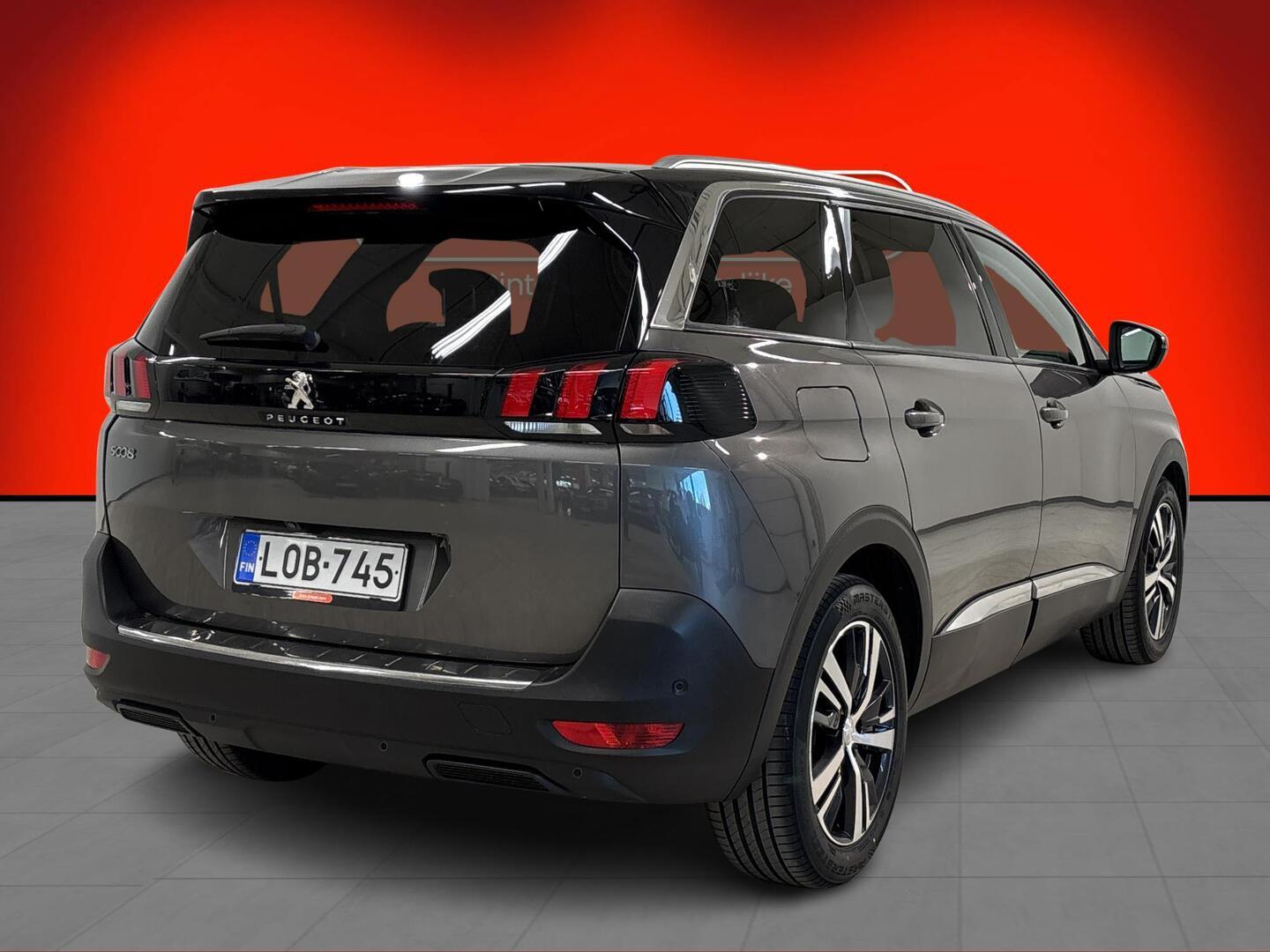 PEUGEOT 5008 2018