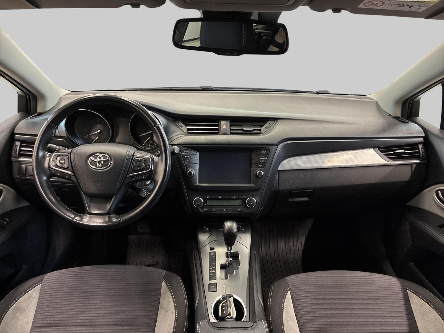TOYOTA Avensis 2018