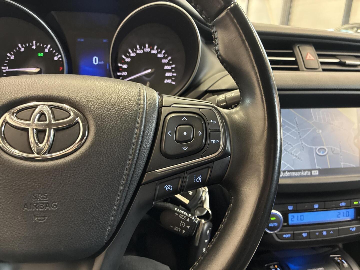 TOYOTA Avensis 2018