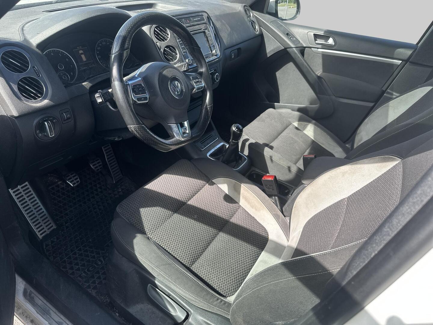 VOLKSWAGEN Tiguan 2012