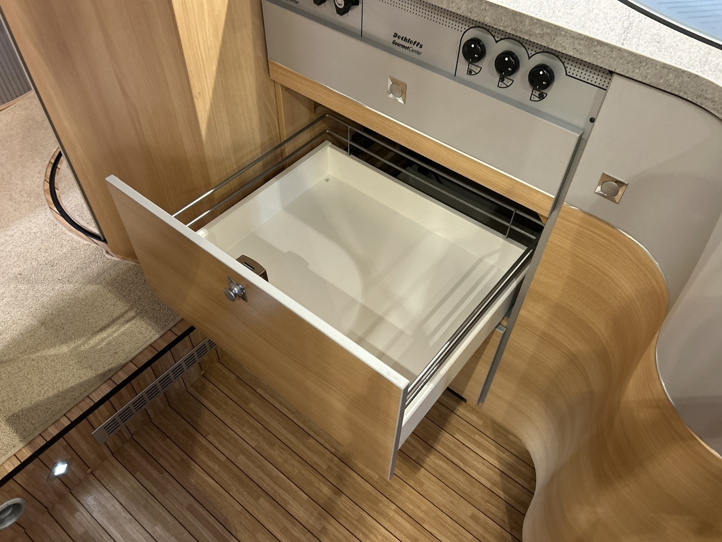 DETHLEFFS GLOBE4 T 7151 4 2015