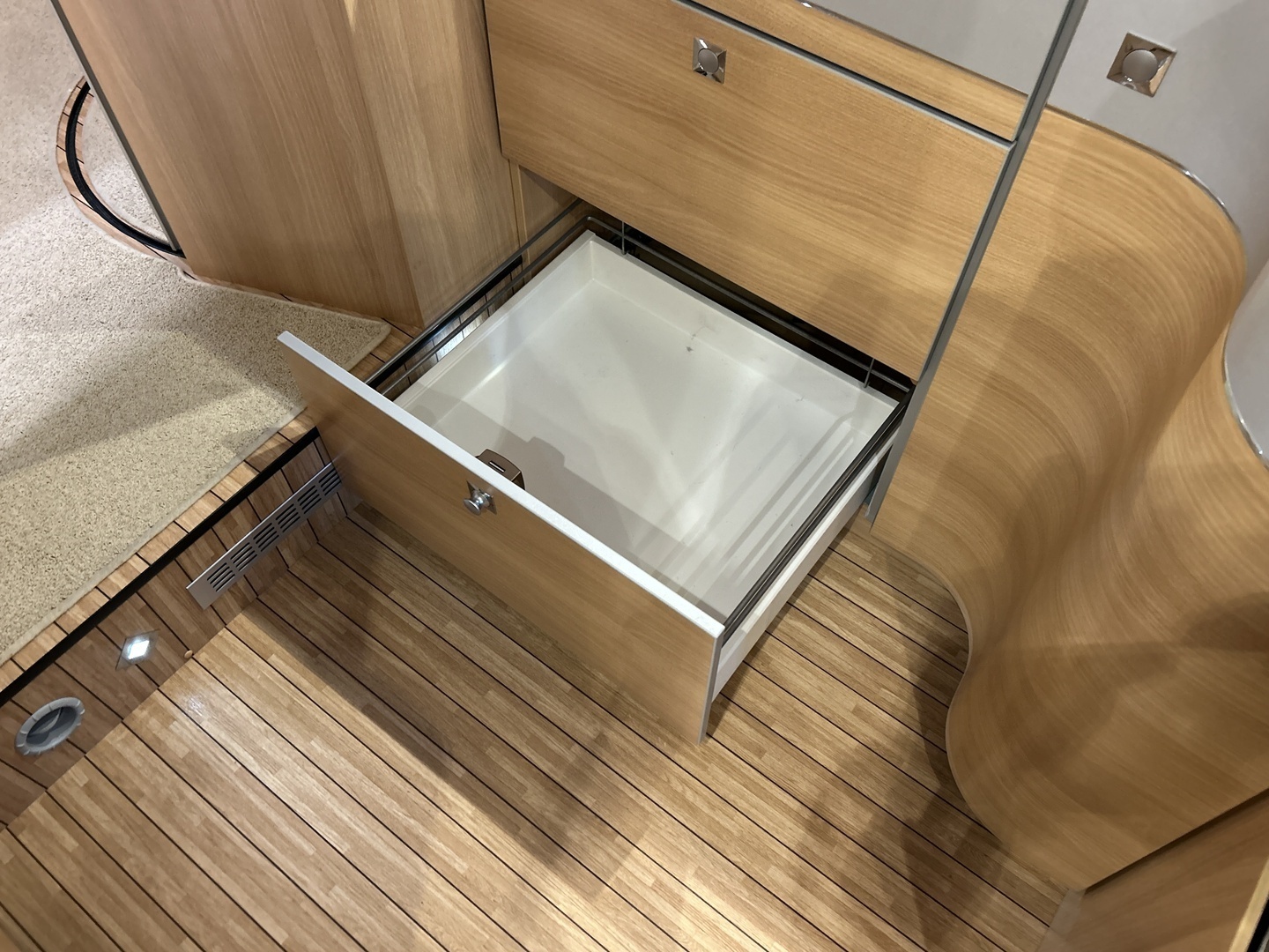 DETHLEFFS GLOBE4 T 7151 4 2015