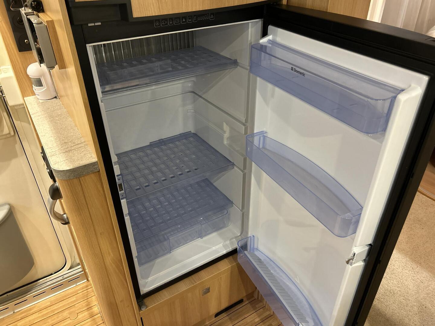 DETHLEFFS GLOBE4 T 7151 4 2015