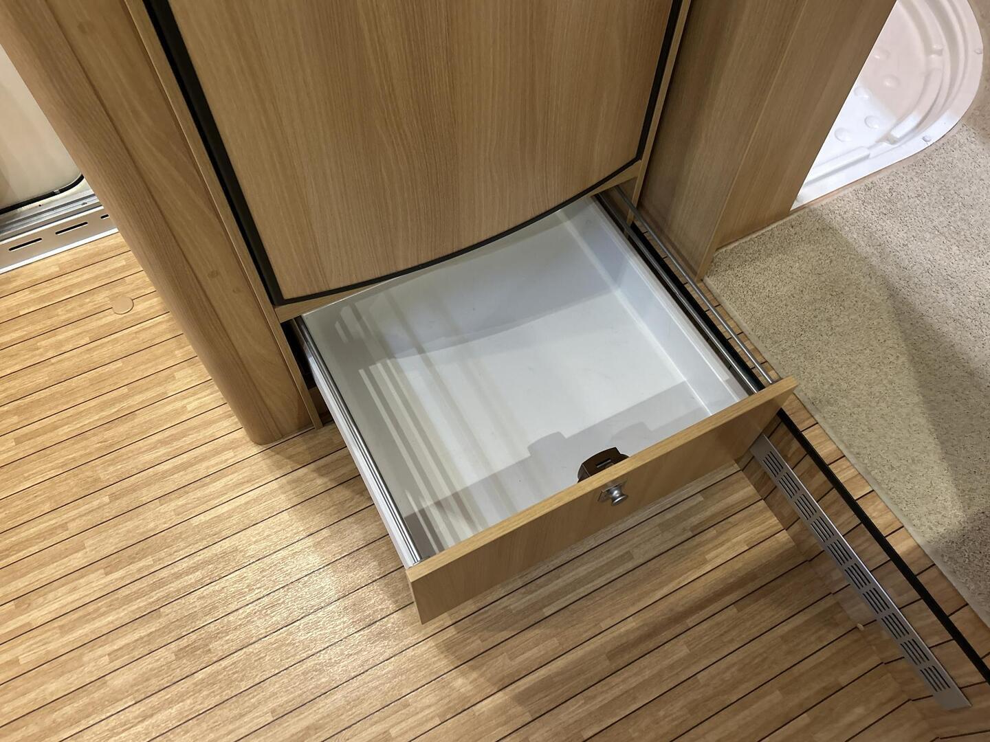 DETHLEFFS GLOBE4 T 7151 4 2015