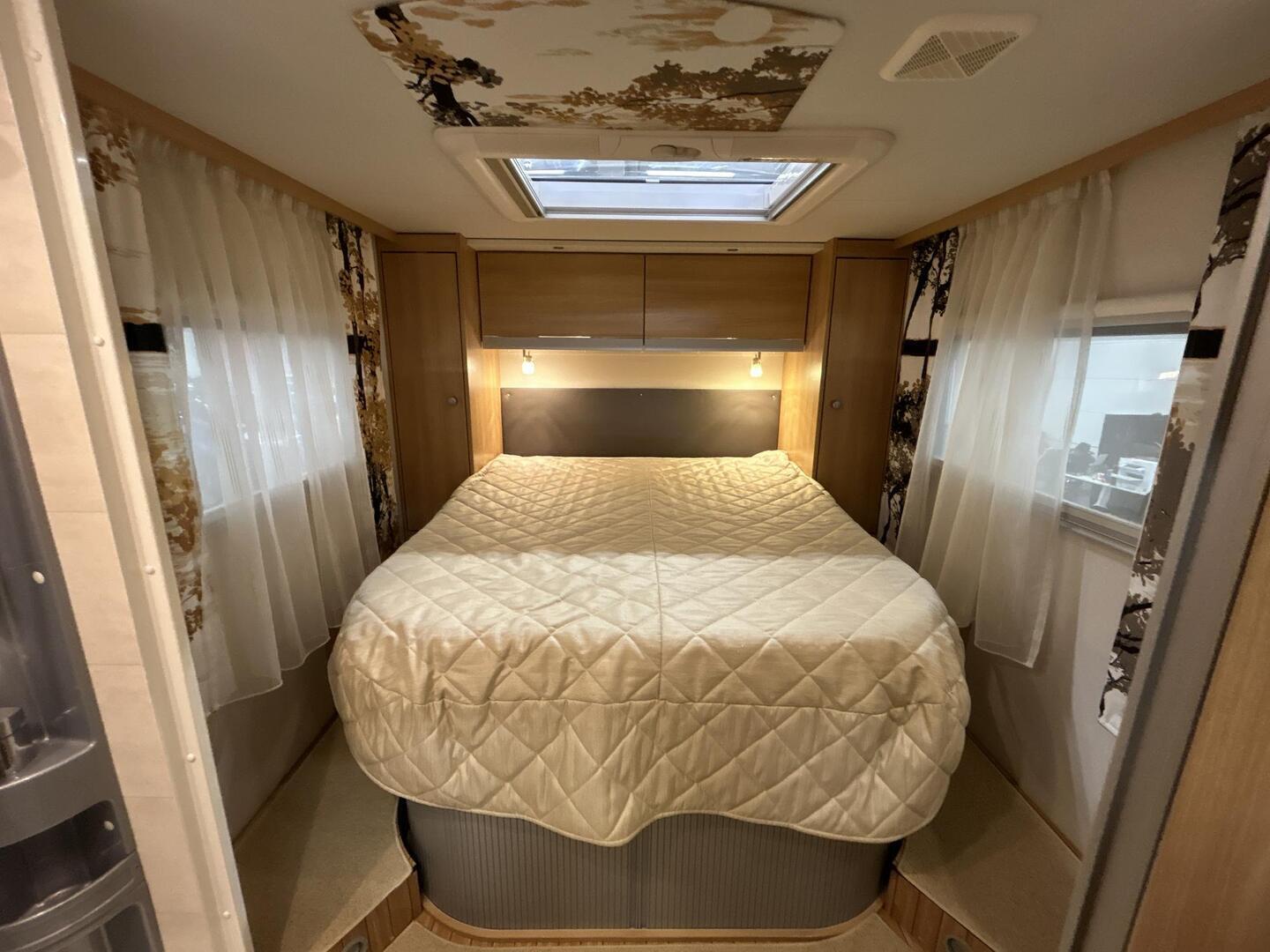 DETHLEFFS GLOBE4 T 7151 4 2015