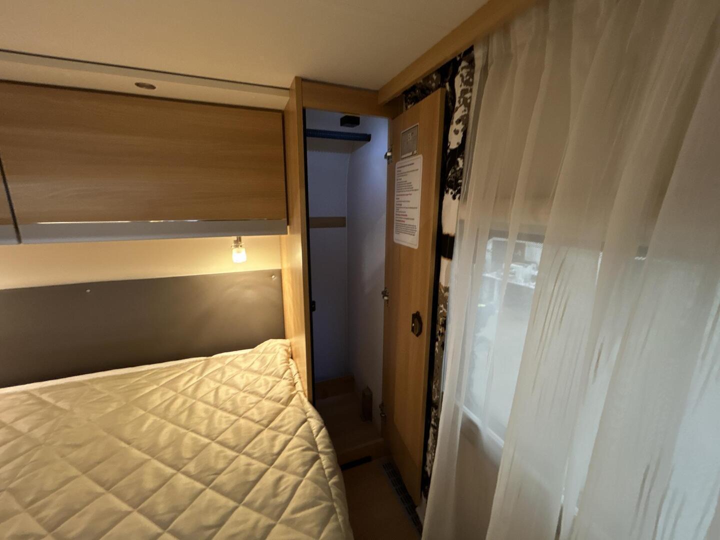 DETHLEFFS GLOBE4 T 7151 4 2015