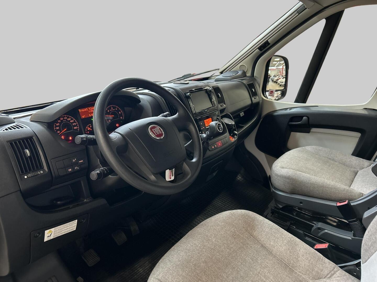 DETHLEFFS GLOBE4 T 7151 4 2015