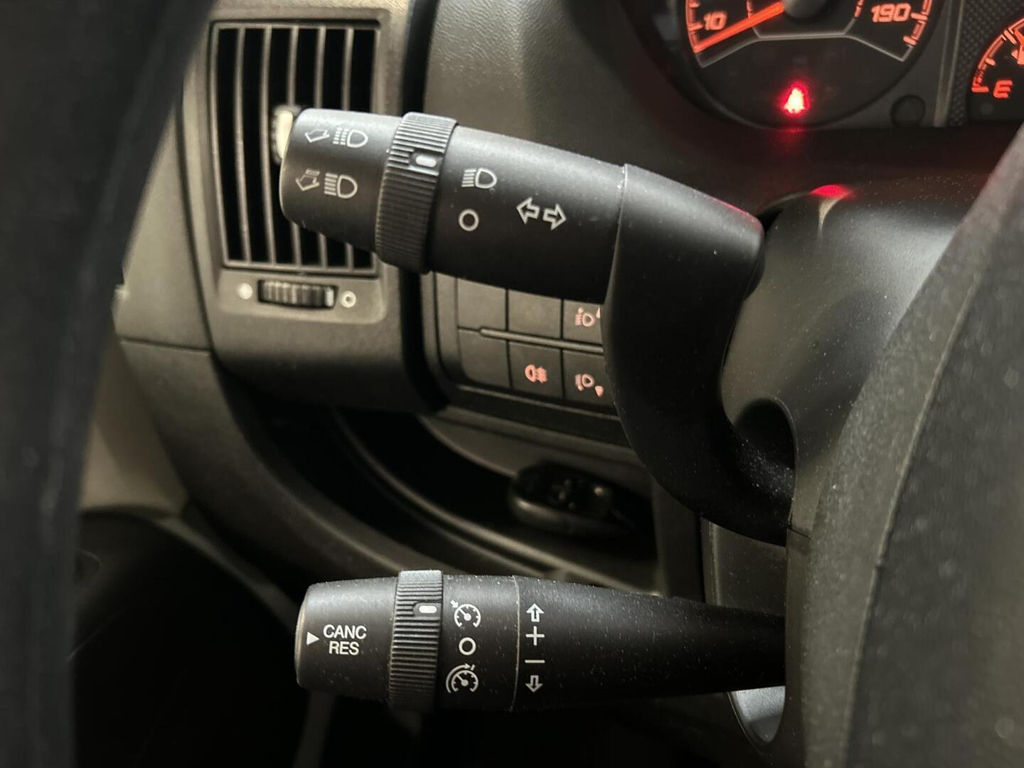 DETHLEFFS GLOBE4 T 7151 4 2015