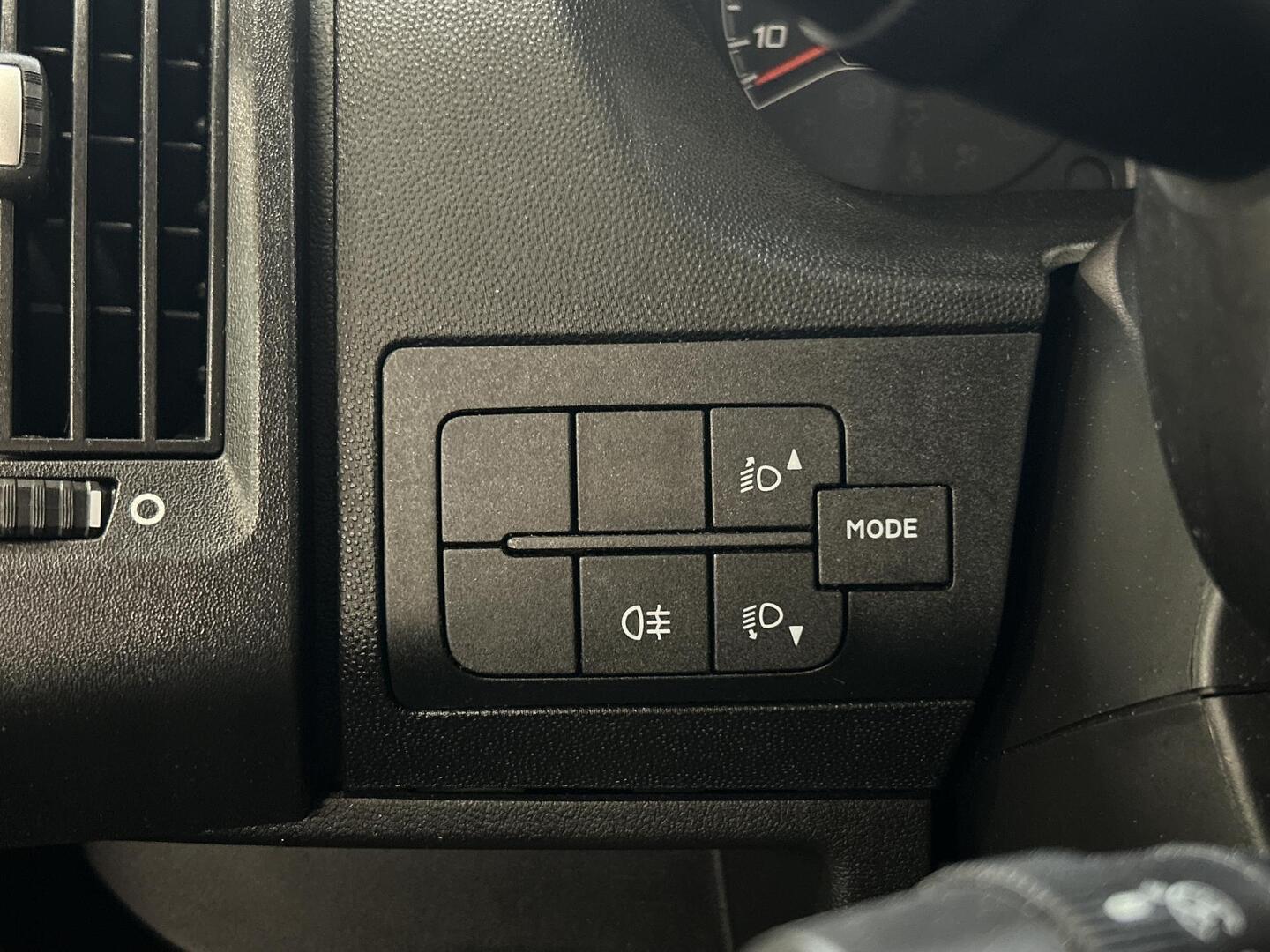 DETHLEFFS GLOBE4 T 7151 4 2015