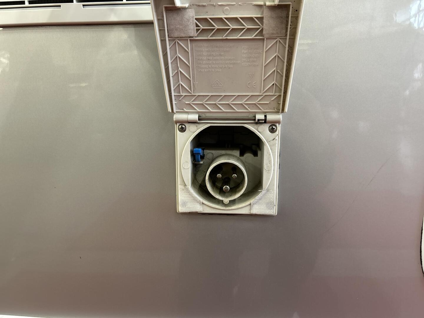 DETHLEFFS GLOBE4 T 7151 4 2015