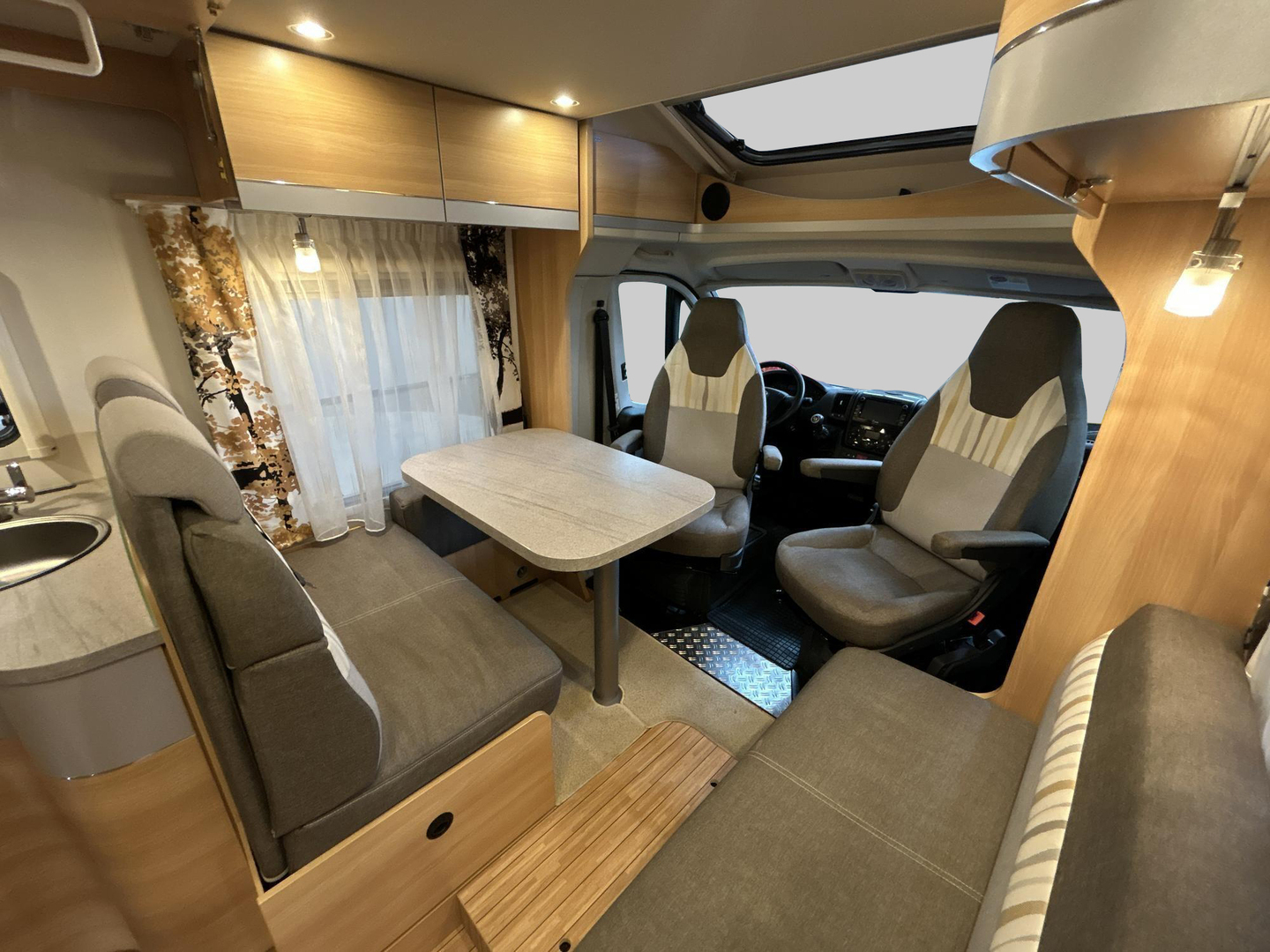 DETHLEFFS GLOBE4 T 7151 4 2015