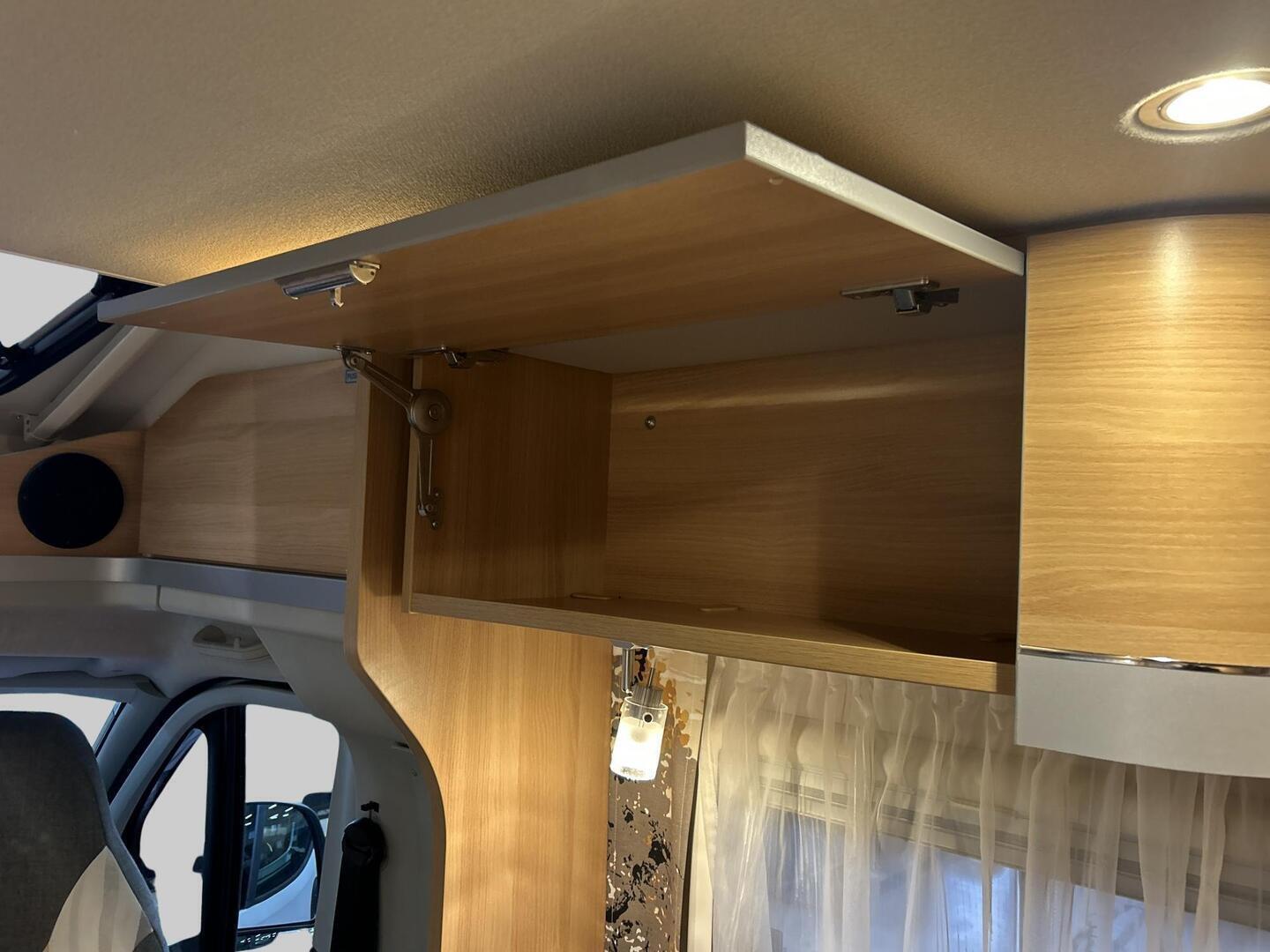 DETHLEFFS GLOBE4 T 7151 4 2015