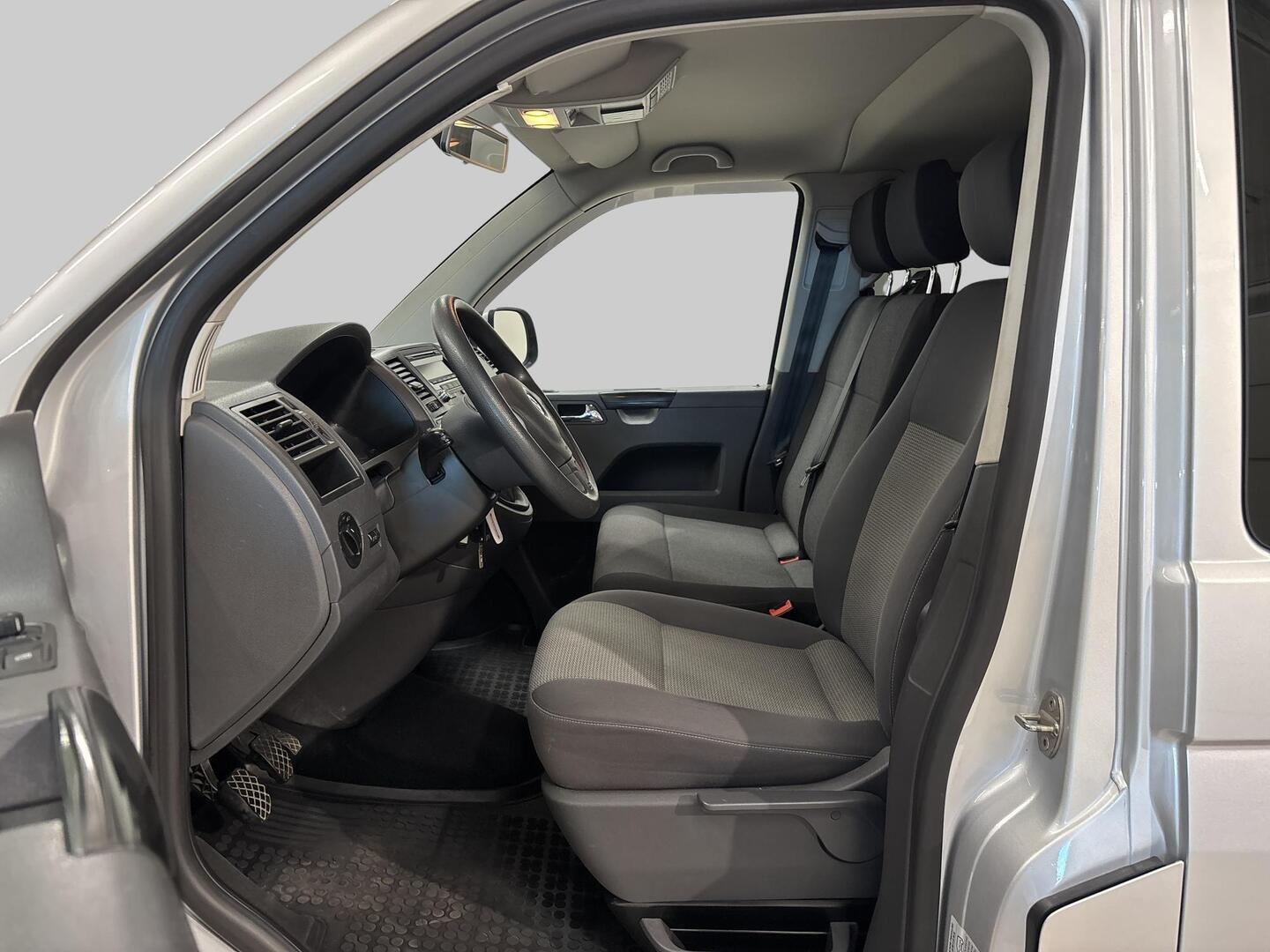 VOLKSWAGEN Caravelle 2010