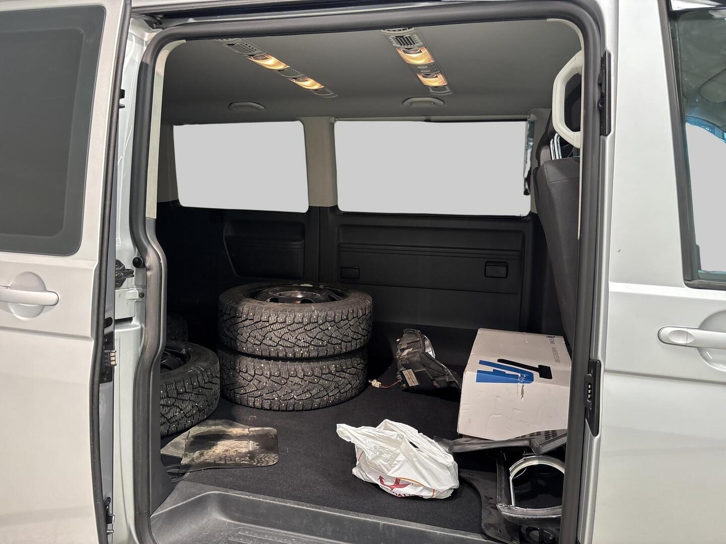VOLKSWAGEN Caravelle 2010