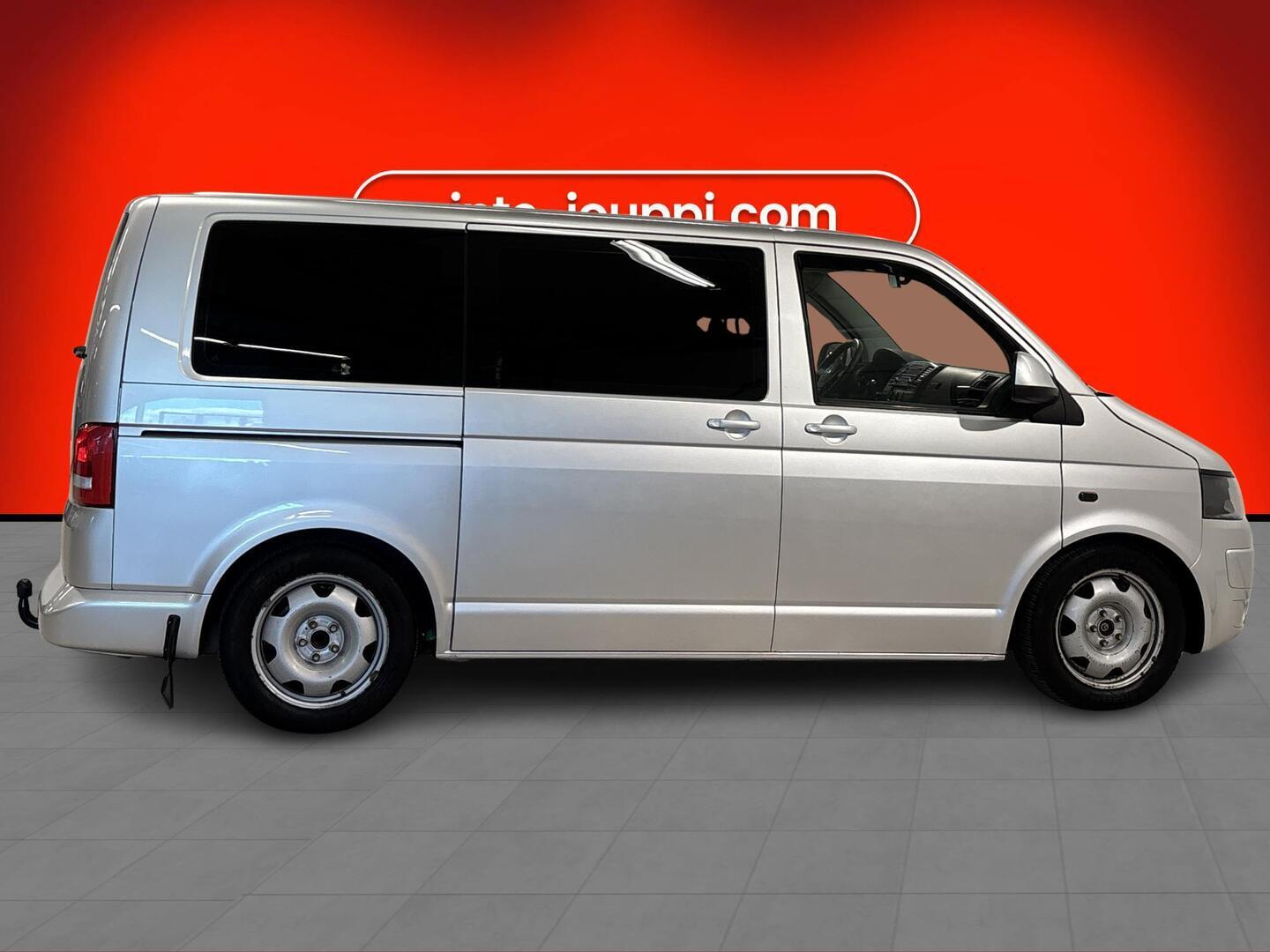 VOLKSWAGEN Caravelle 2010