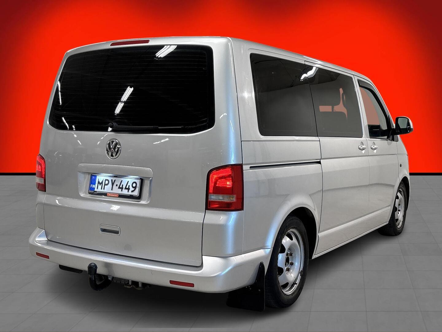 VOLKSWAGEN Caravelle 2010