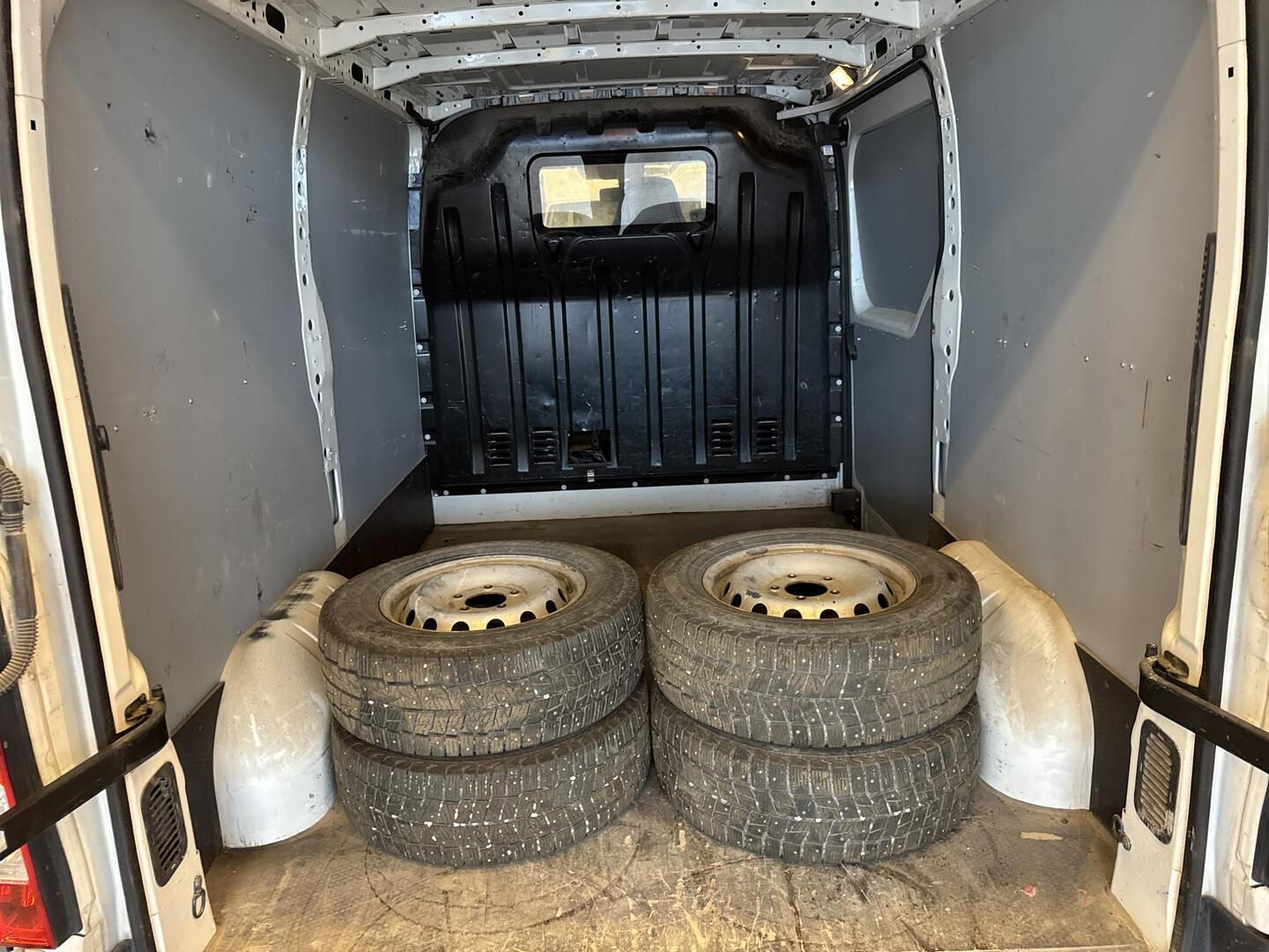 NISSAN NV400 2016