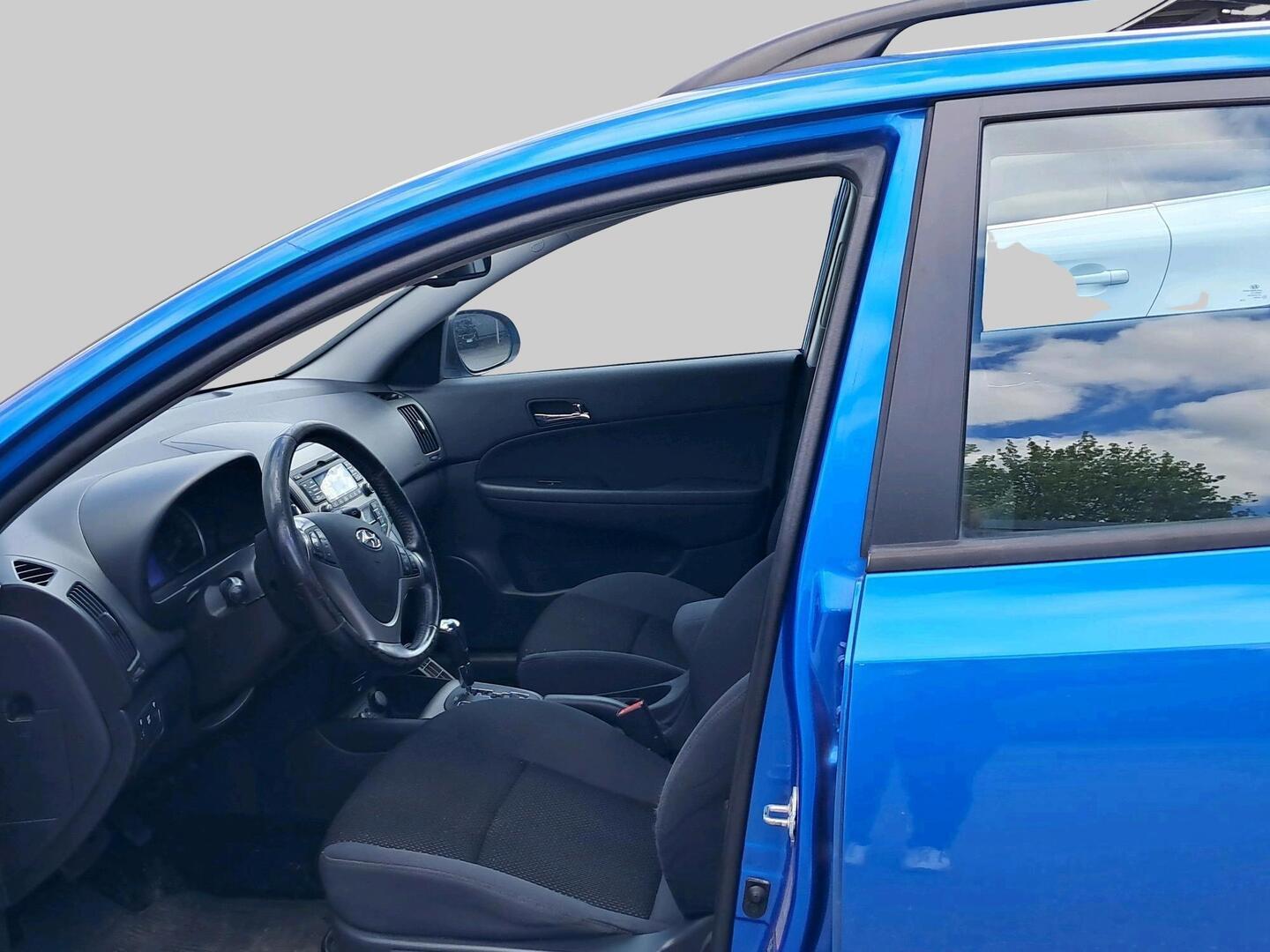 HYUNDAI i30 2010