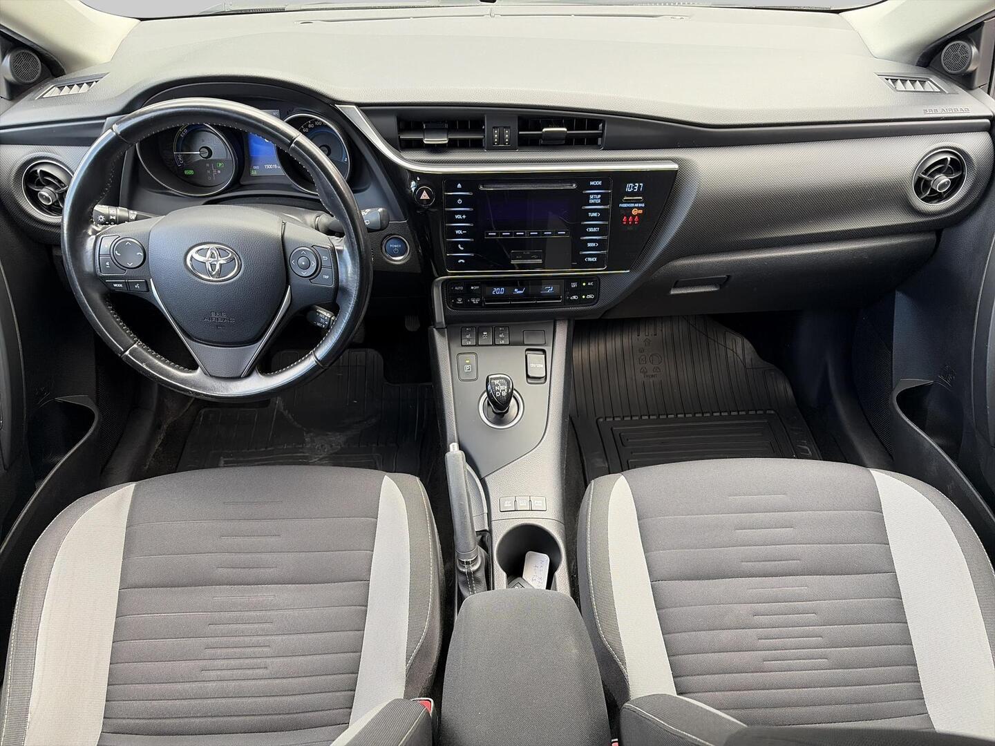 TOYOTA Auris 2017