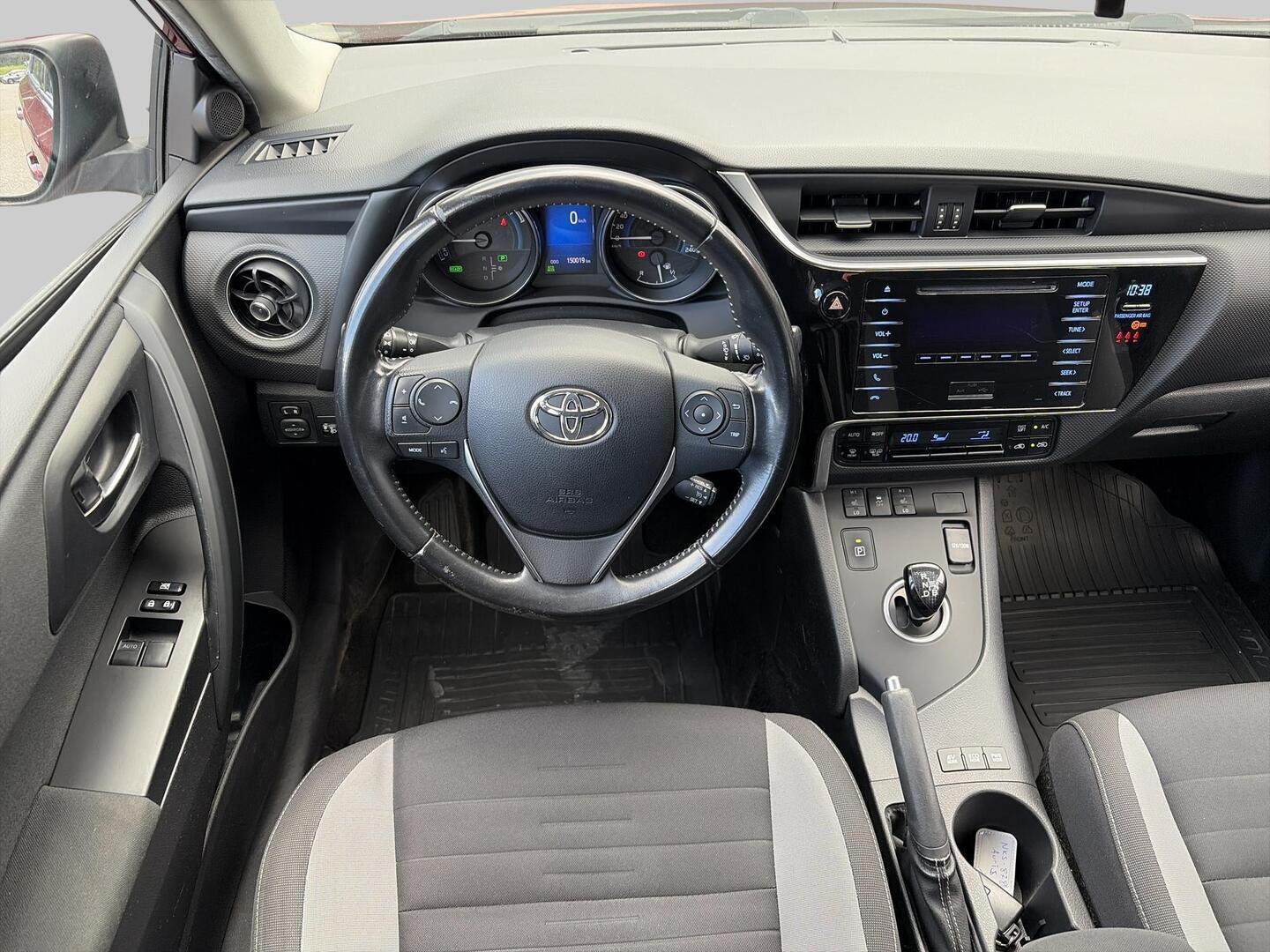 TOYOTA Auris 2017