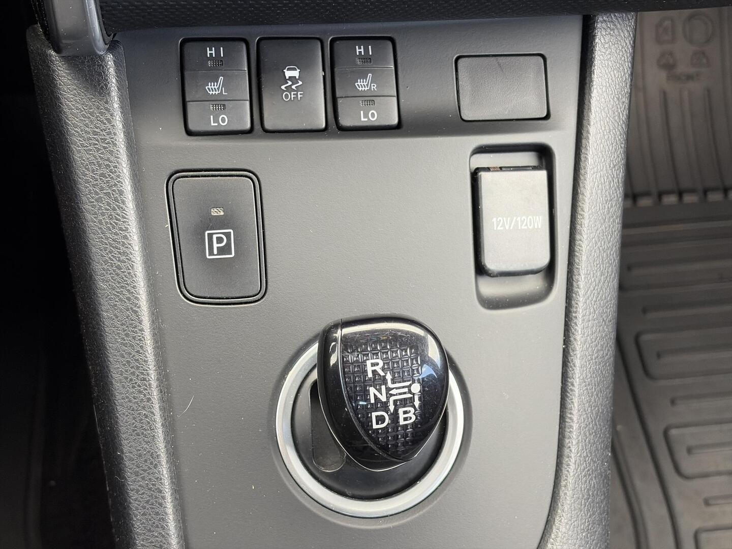 TOYOTA Auris 2017