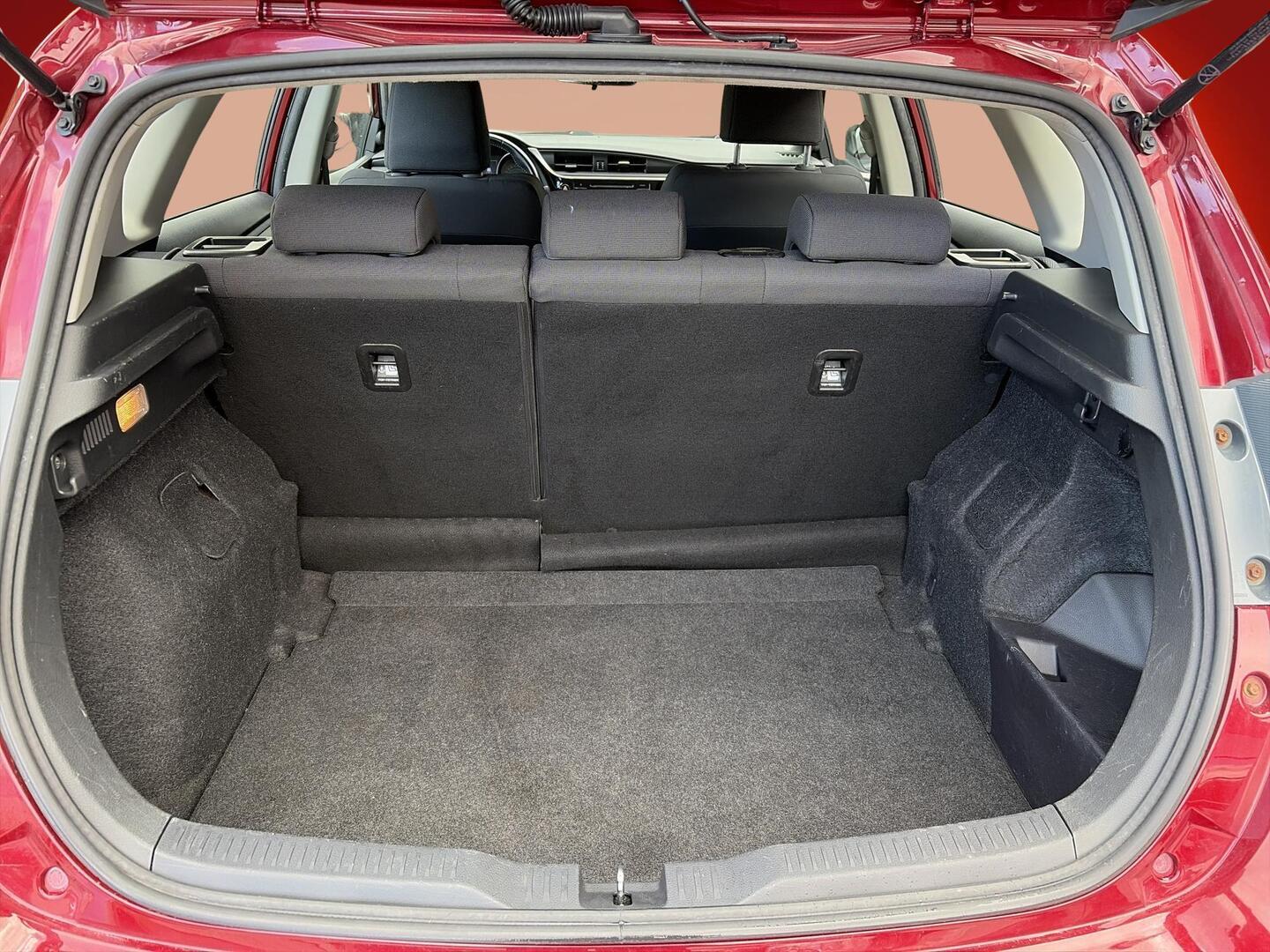 TOYOTA Auris 2017