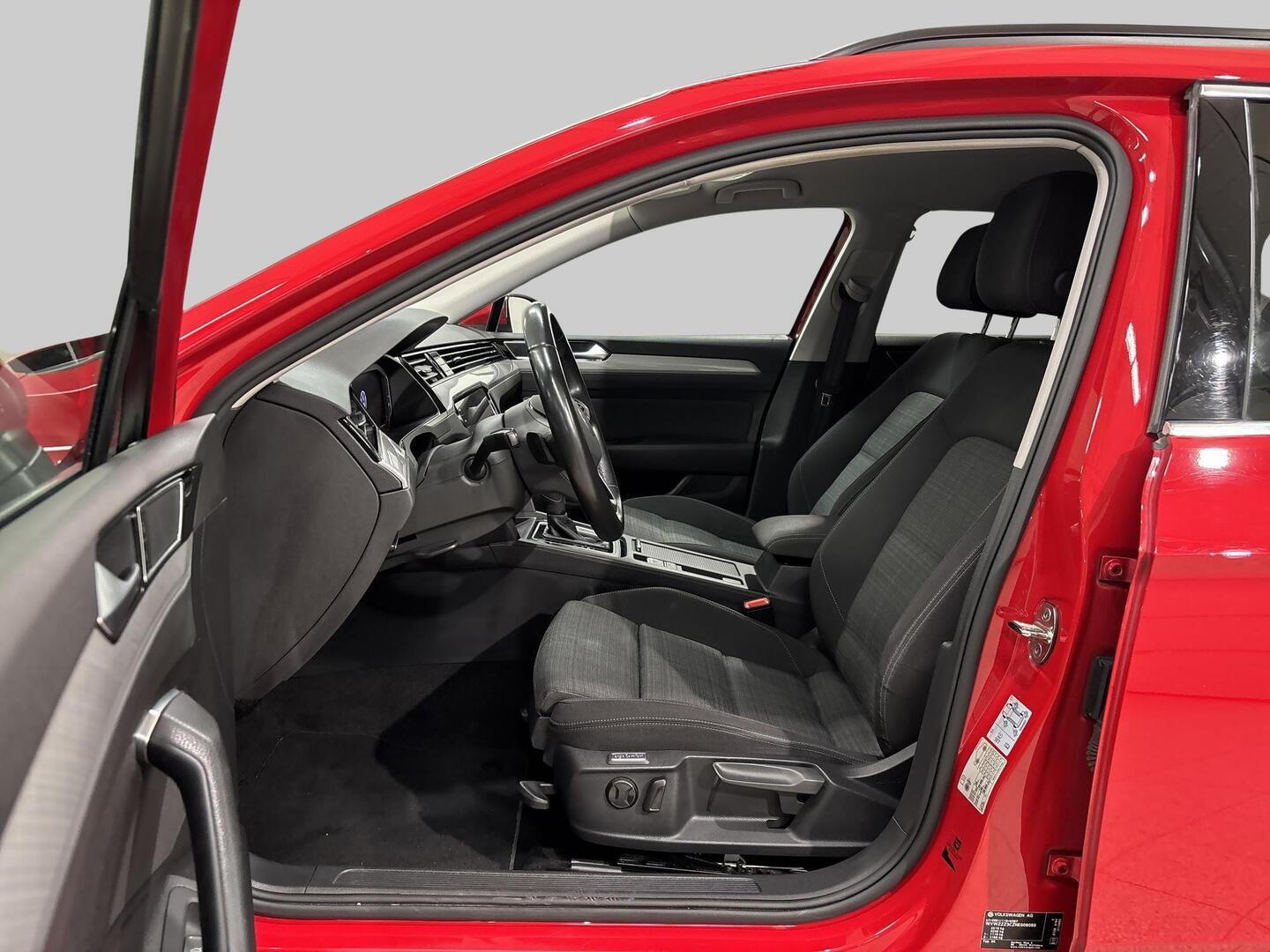 VOLKSWAGEN Passat 2022