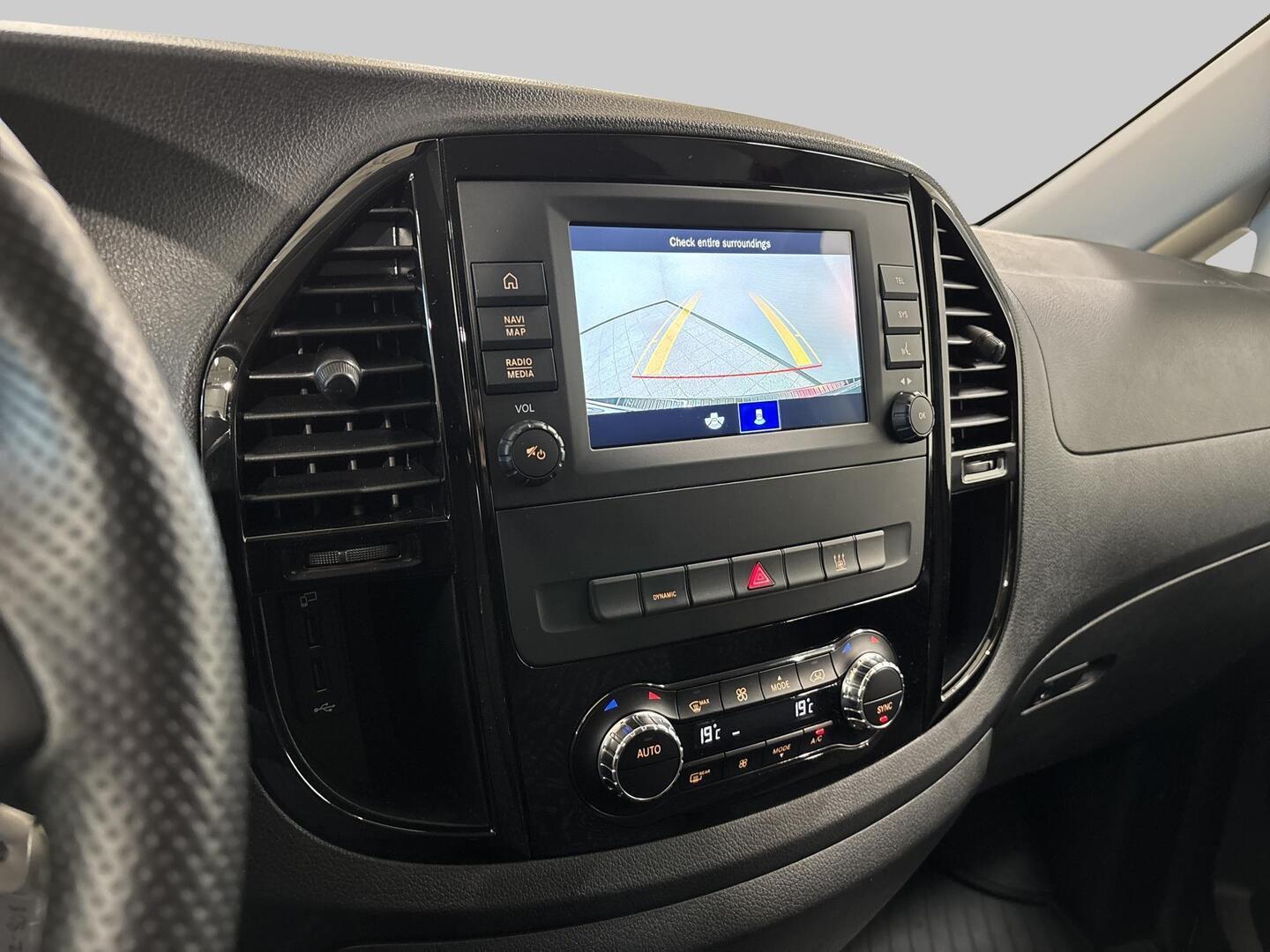 MERCEDES-BENZ Vito 2023