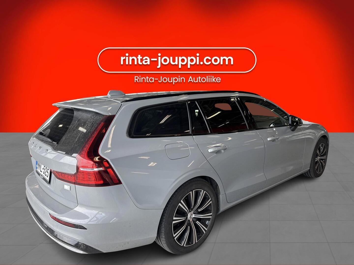 VOLVO V60 2024