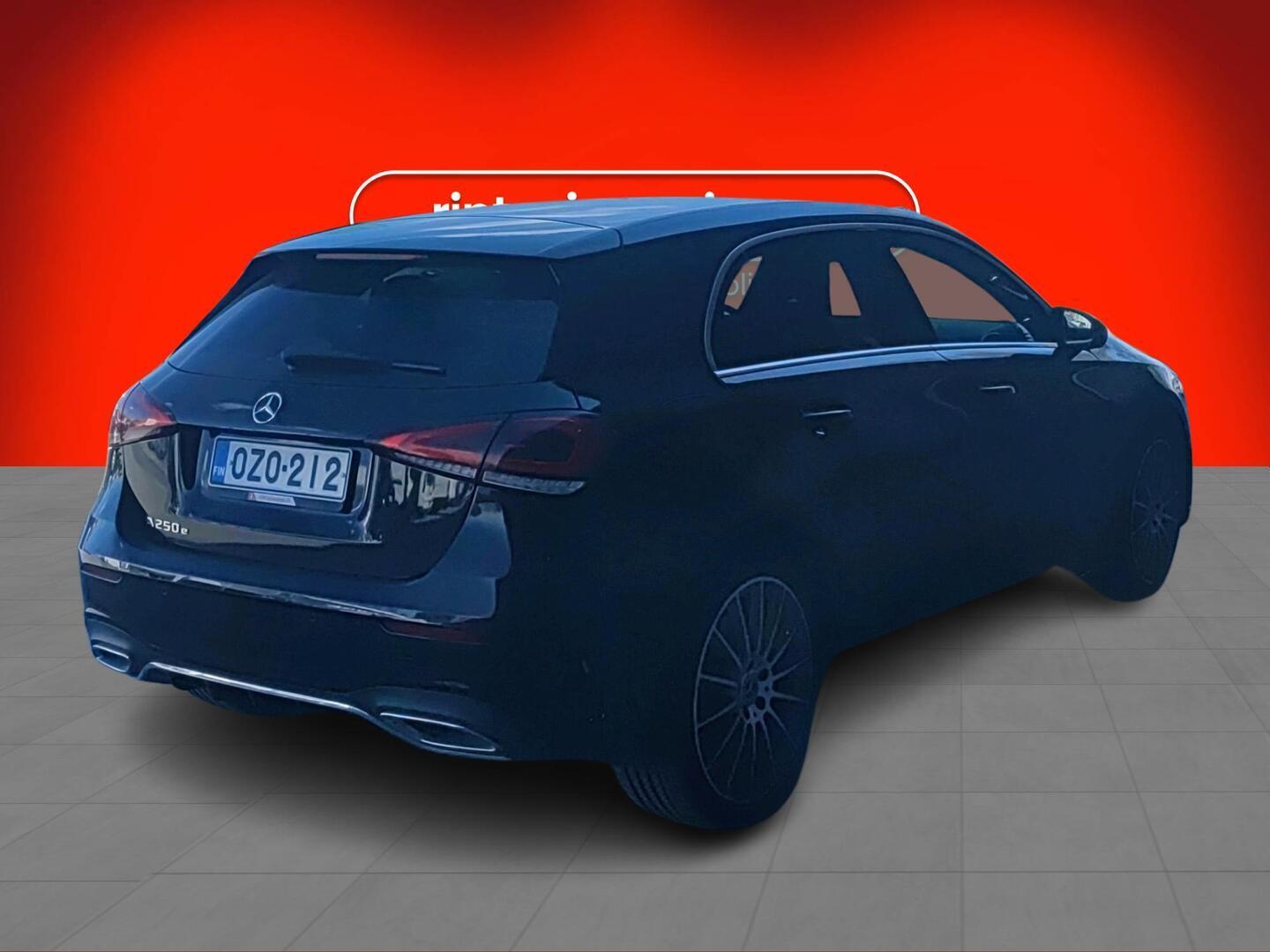MERCEDES-BENZ A 2020