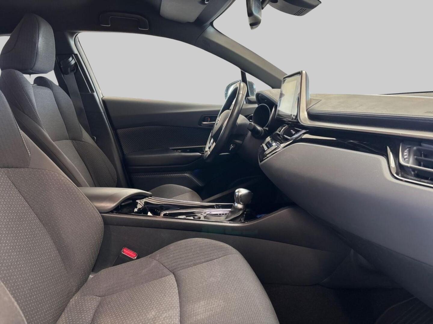 TOYOTA C-HR 2019