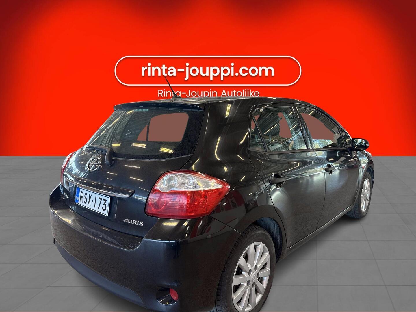 TOYOTA Auris 2010