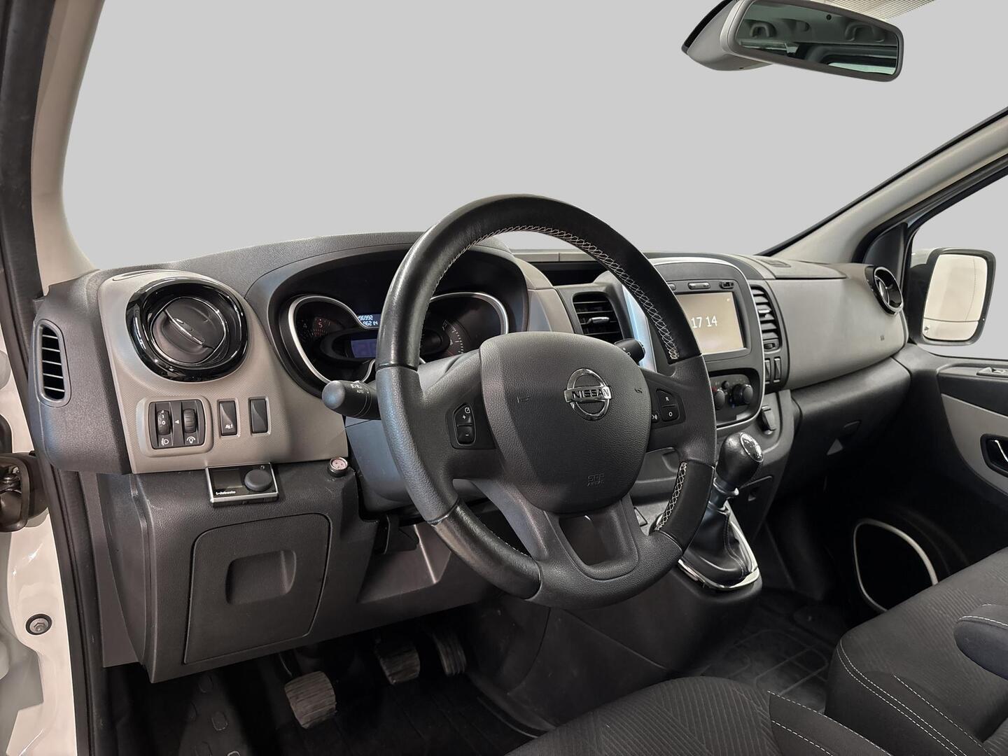 NISSAN NV300 2019