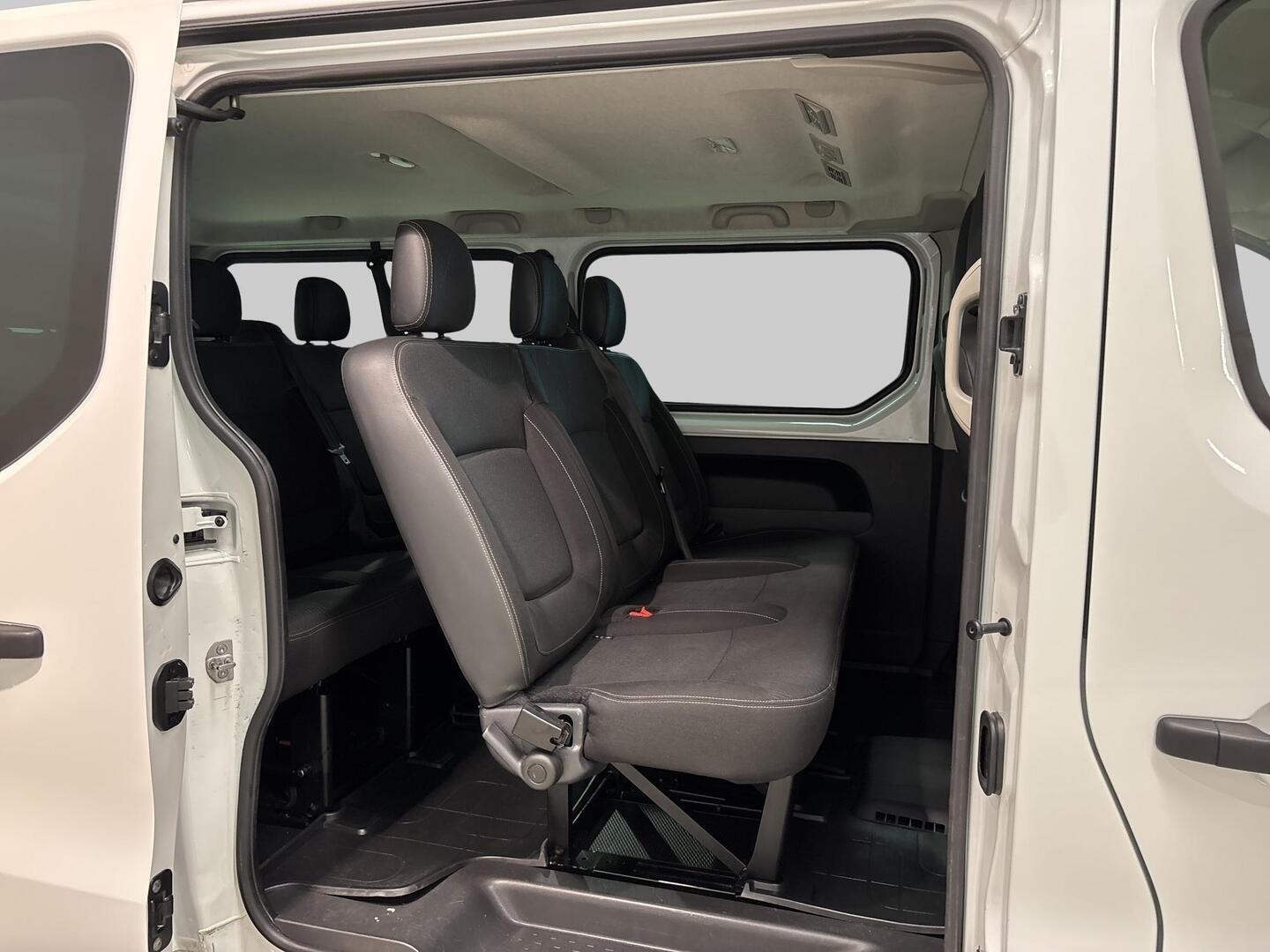 NISSAN NV300 2019