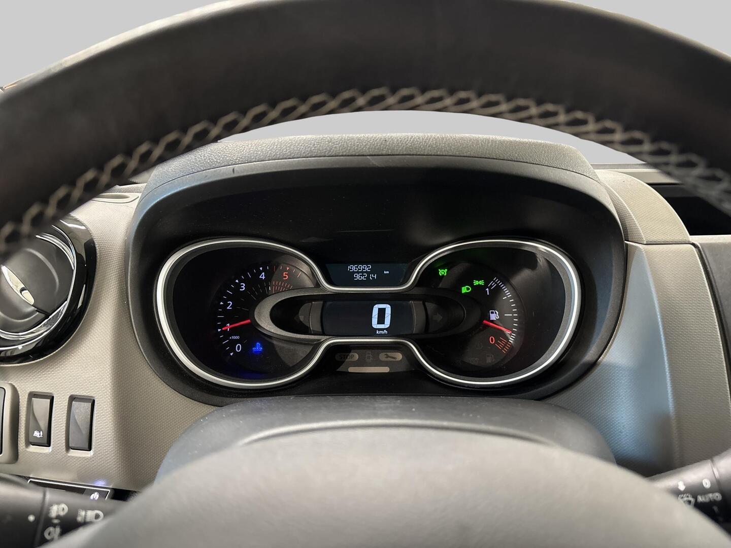NISSAN NV300 2019