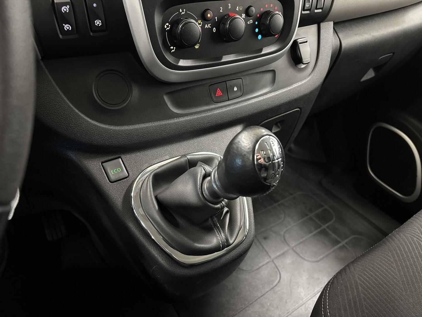 NISSAN NV300 2019