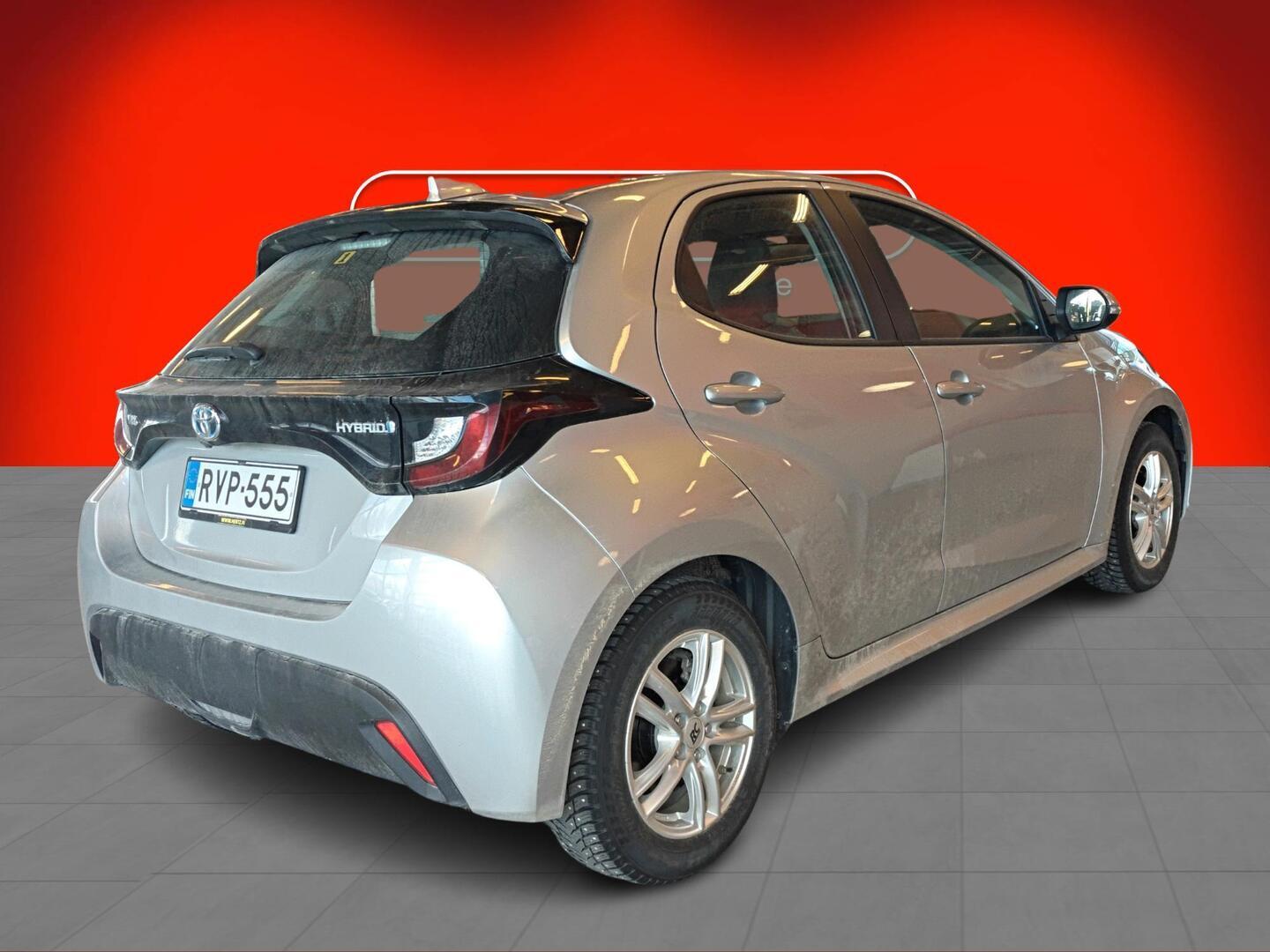 TOYOTA Yaris 2023